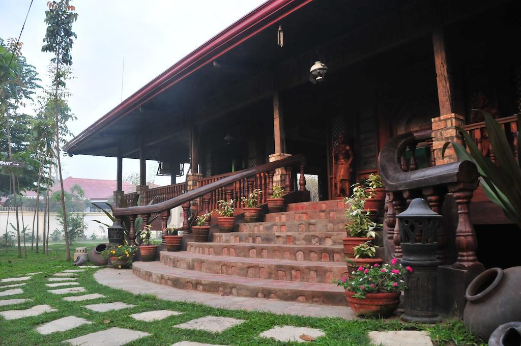 Grand Octagon Resort Laoag Exterior photo