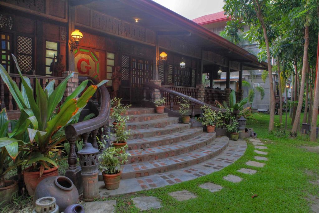 Grand Octagon Resort Laoag Exterior photo
