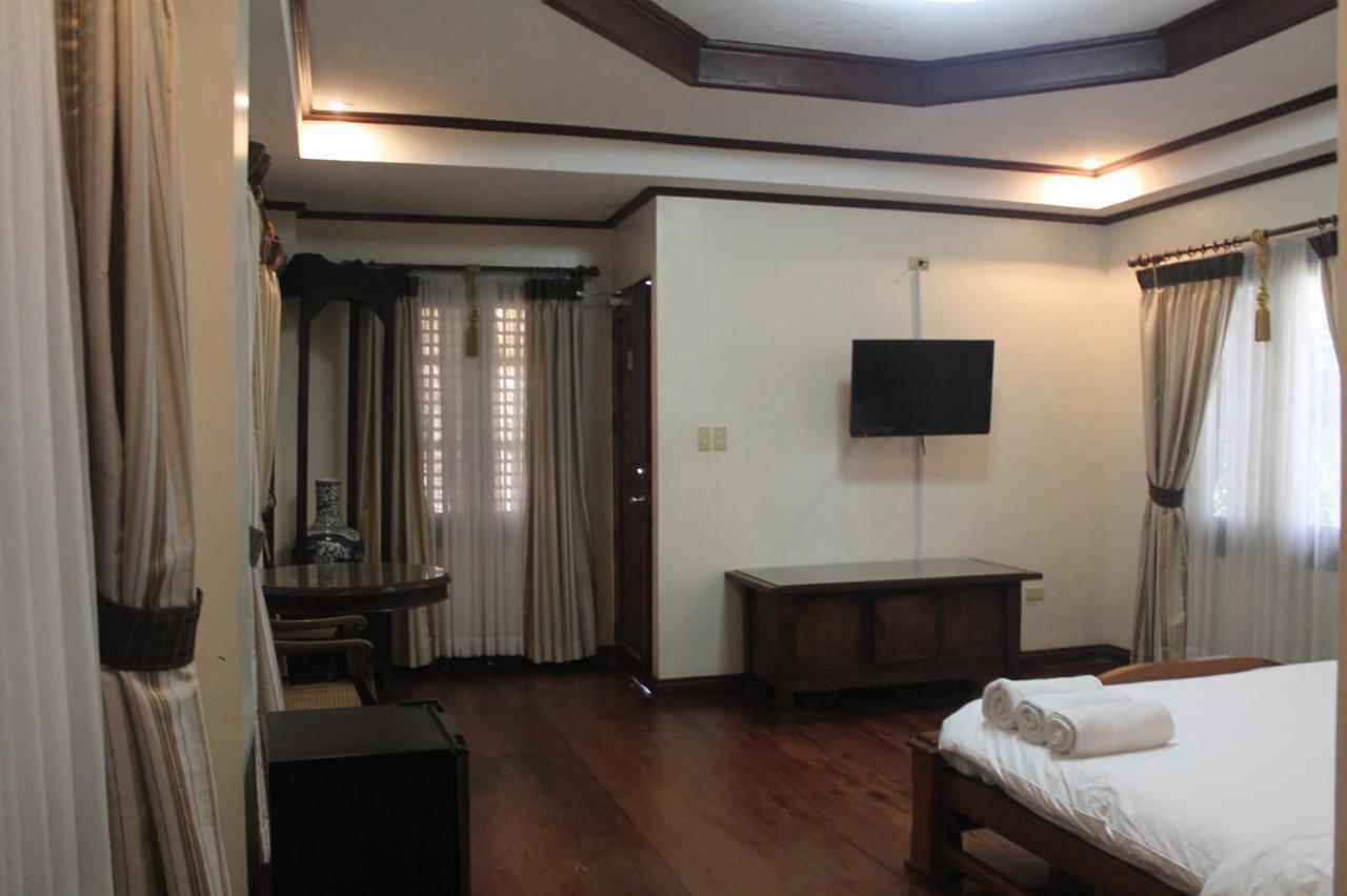 Grand Octagon Resort Laoag Exterior photo