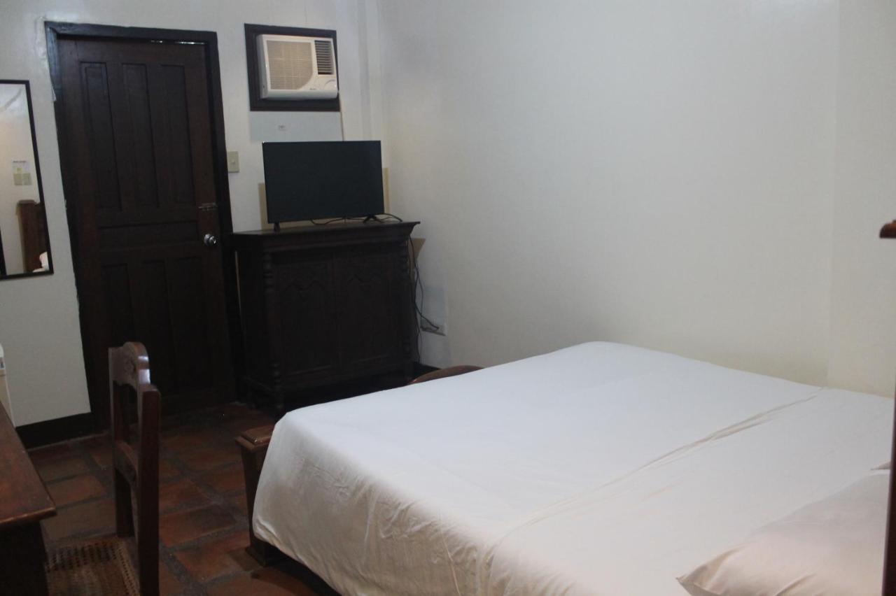 Grand Octagon Resort Laoag Exterior photo