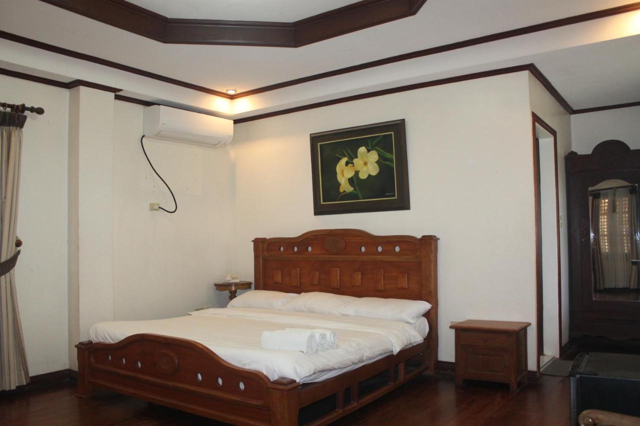 Grand Octagon Resort Laoag Exterior photo
