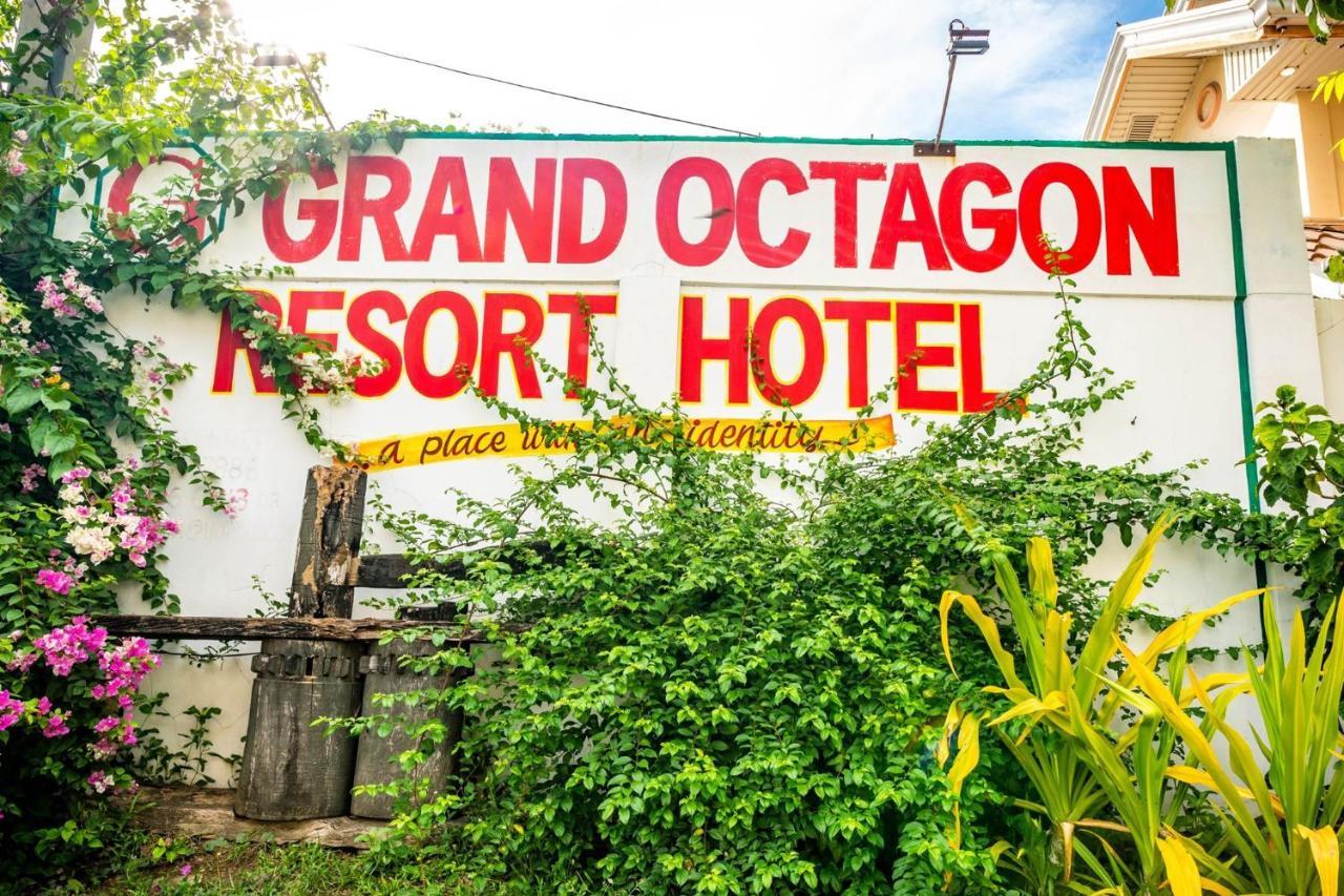 Grand Octagon Resort Laoag Exterior photo