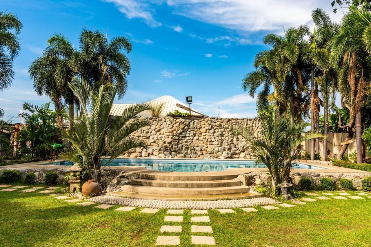 Grand Octagon Resort Laoag Exterior photo